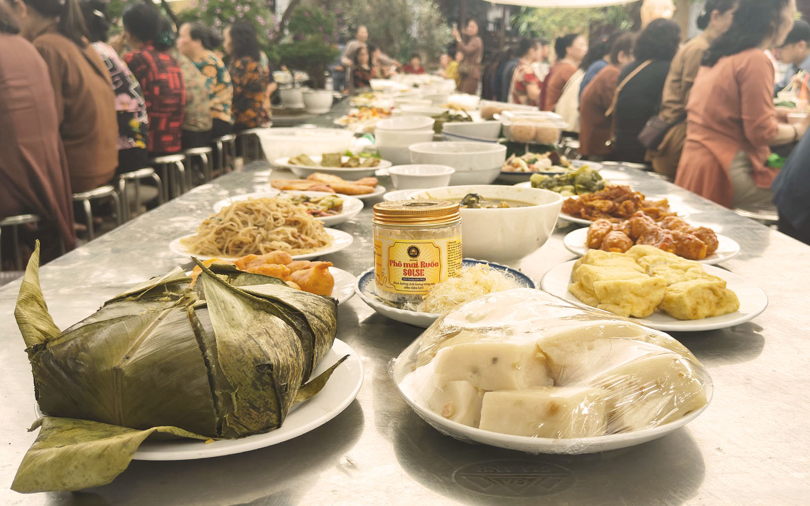 Khi hương vị Nga hòa vào mâm cỗ chay: Phô mai Ruốc SOLSE xuất hiện tại Lễ Húy Kỵ Chùa Tảo Sách