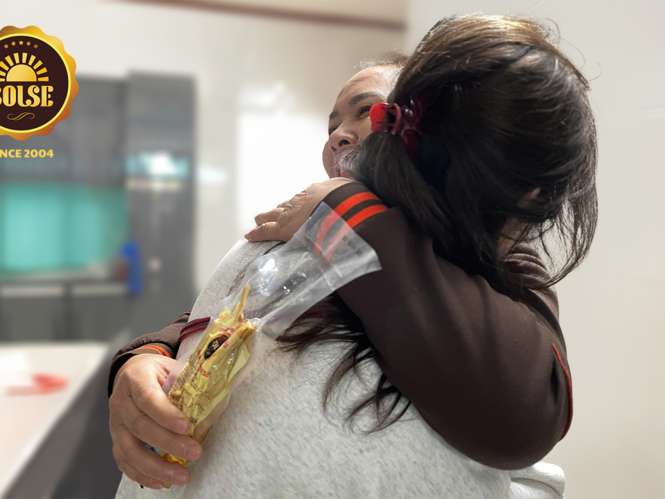 Cãi mẹ đúng lúc gần Tết, Phô mai Hun khói SOLSE đã giúp tôi hóa giải nỗi niềm