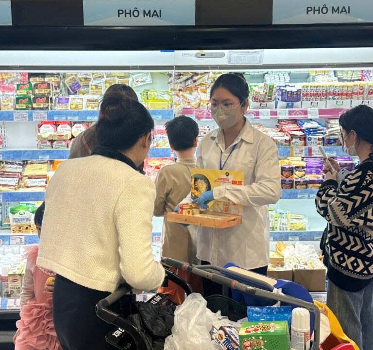 Tập đoàn Nguyễn Hồng tổ chức chương trình trải nghiệm sản phẩm Ruốc Phô mai SOLSE