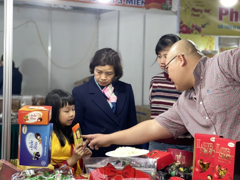 Tuần Văn hóa - Thương mại - Sinh vật cảnh 2025: Nguyễn Hồng đóng góp "góc Nga" ấn tượng