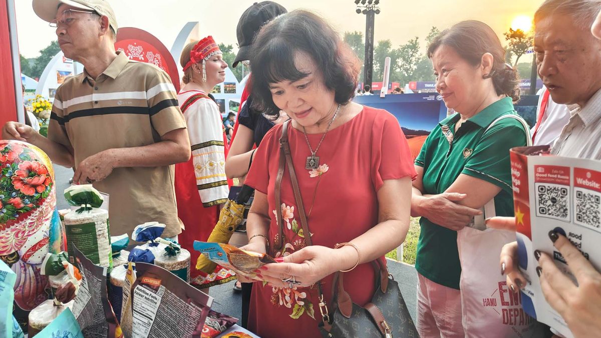 Nét vừa quen vừa lạ của phô mai Nga tại Liên hoan Ẩm thực Quốc tế 2025