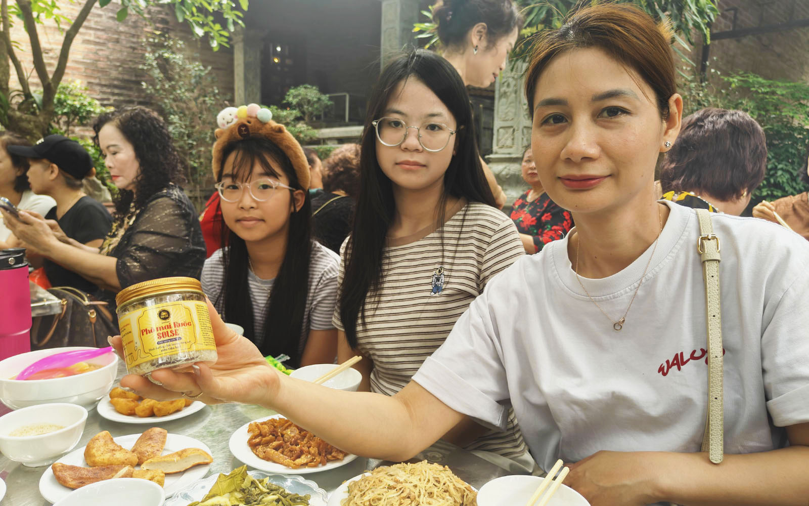 Khi hương vị Nga hòa vào mâm cỗ chay: Phô mai Ruốc SOLSE xuất hiện tại Lễ Húy Kỵ Chùa Tảo Sách