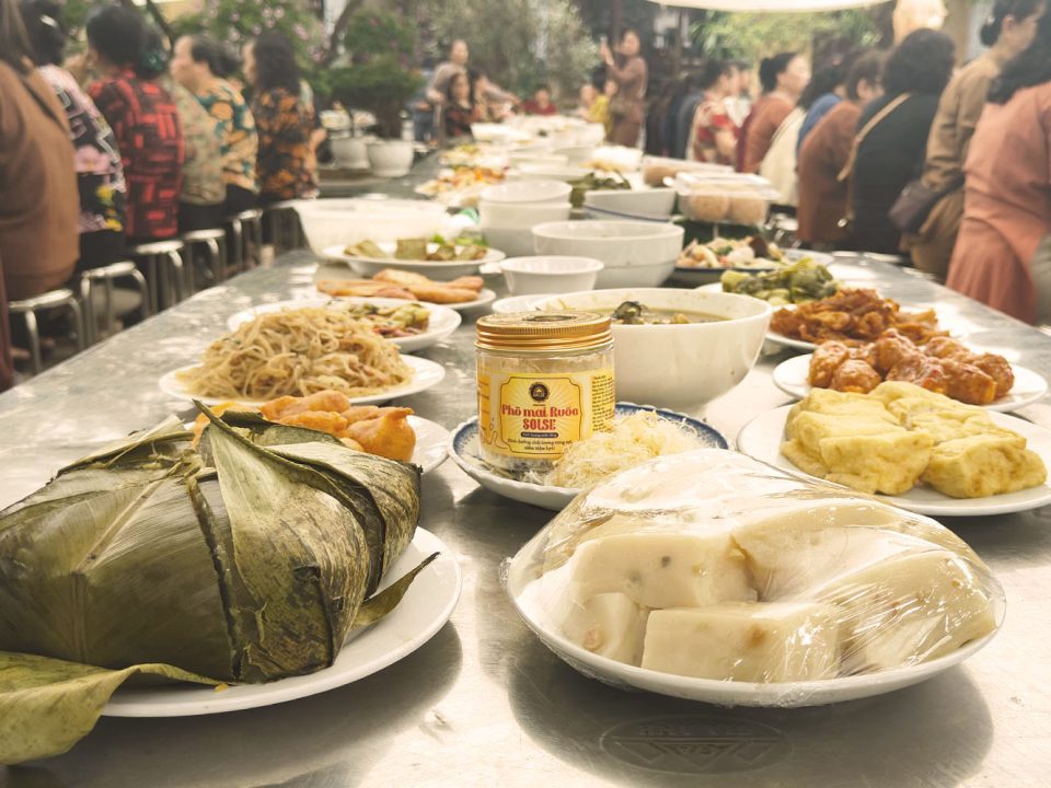 Khi hương vị Nga hòa vào mâm cỗ chay: Phô mai Ruốc SOLSE xuất hiện tại Lễ Húy Kỵ Chùa Tảo Sách