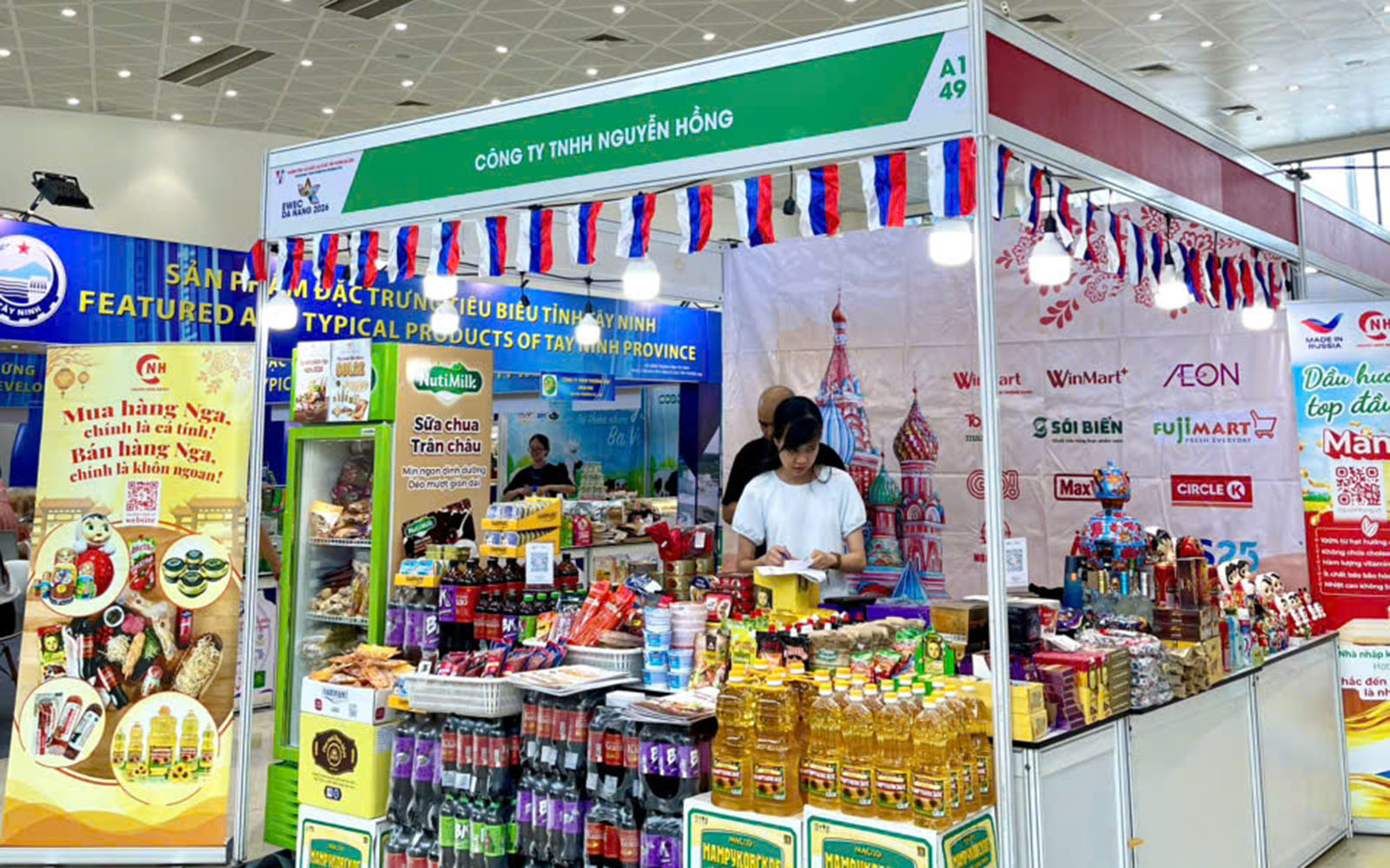 Tại hội chợ, Nguyễn Hồng mang đến nhiều sản phẩm mang thương hiệu SOLSE, cùng các hoạt động trải nghiệm và chương trình ưu đãi